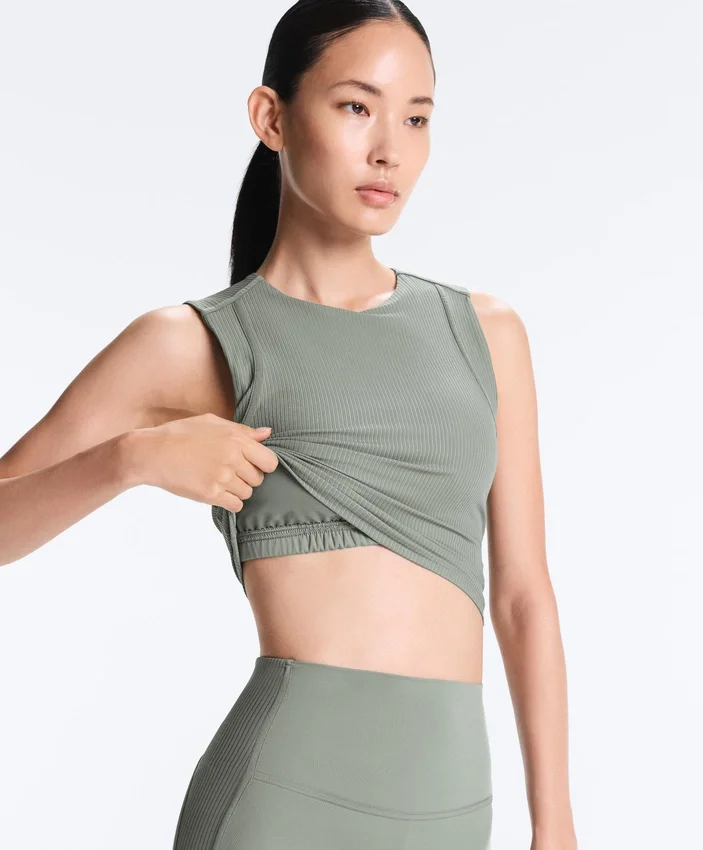 Ärmelloses Comfortlux-Tops mit Rippstrick Ärmelloses Comfortlux-Tops mit Rippstrick