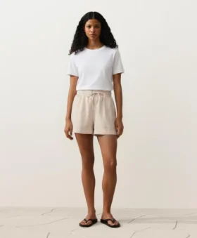 Shorts aus 100 % Leinen mit mittlerer Leibhöhe Shorts aus 100 % Leinen mit mittlerer Leibhöhe