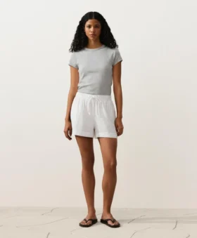 Shorts aus 100 % Leinen mit mittlerer Leibhöhe Shorts aus 100 % Leinen mit mittlerer Leibhöhe