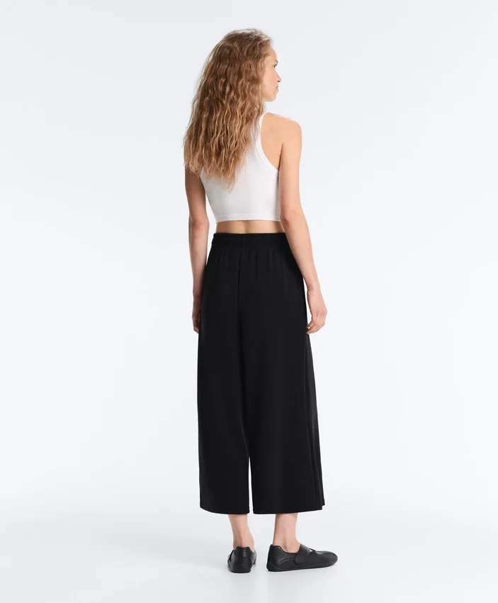 Tops aus Modal-Mischgewebe mit Cups Tops aus Modal-Mischgewebe mit Cups