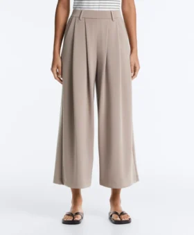 Soft Touch-Hose mit weitem Schnitt und kurzen Hosenbeinen aus Modal mit Falten