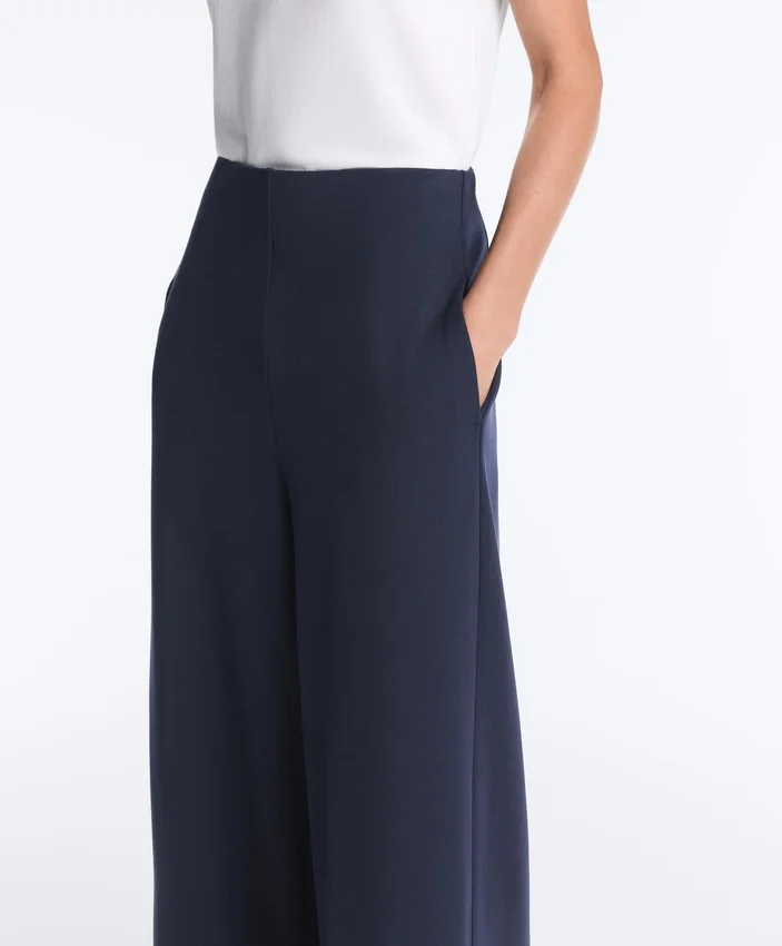 Soft Touch-Modal-Hose mit Matrosenstreifen Soft Touch-Modal-Hose mit Matrosenstreifen