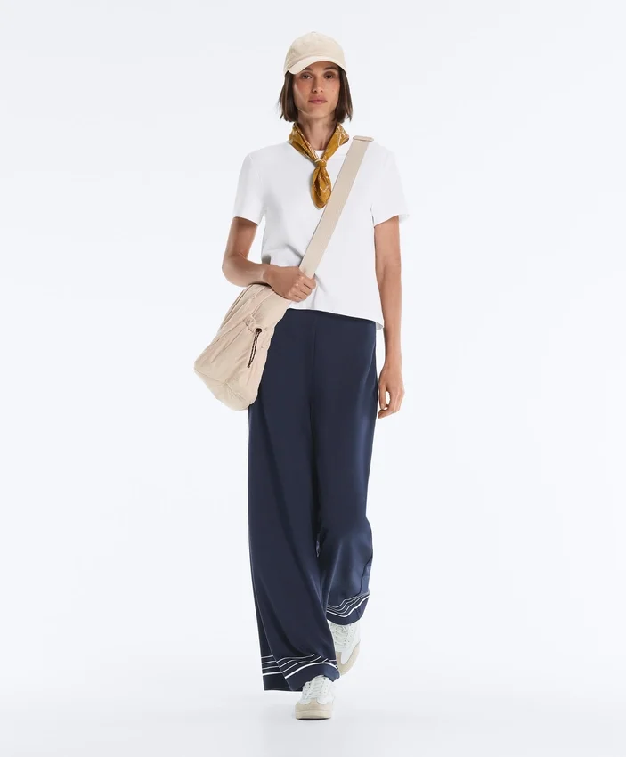 Soft Touch-Modal-Hose mit Matrosenstreifen Soft Touch-Modal-Hose mit Matrosenstreifen