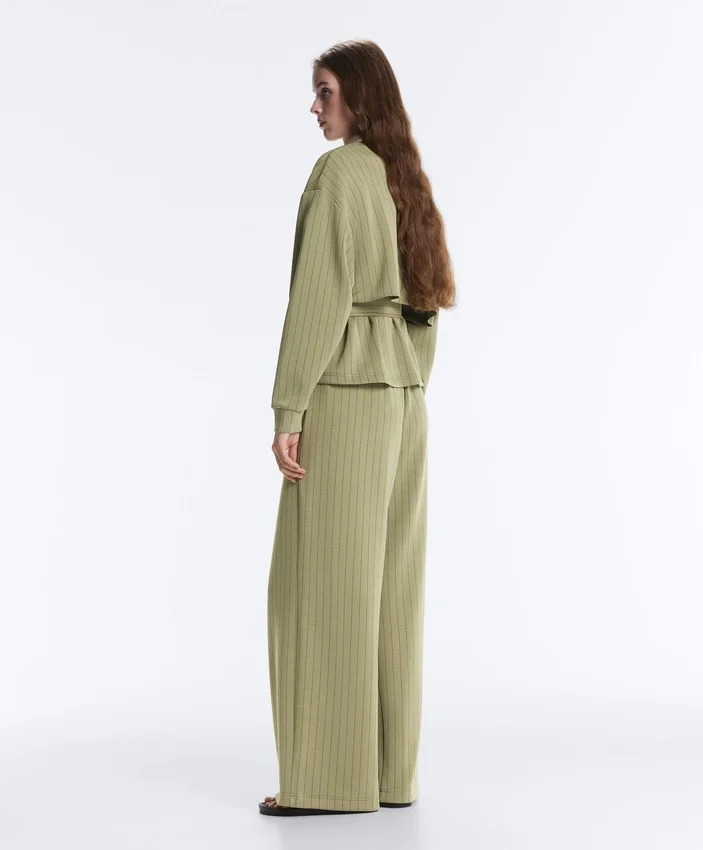 Soft Touch-Nadelstreifen-Hose mit weitem Bein und hoher Taille Soft Touch-Nadelstreifen-Hose mit weitem Bein und hoher Taille