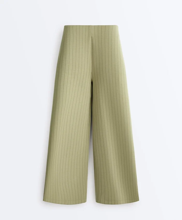 Soft Touch-Nadelstreifen-Hose mit weitem Bein und hoher Taille Soft Touch-Nadelstreifen-Hose mit weitem Bein und hoher Taille