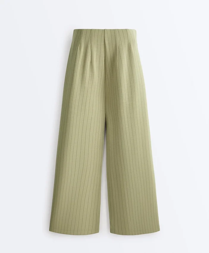 Soft Touch-Nadelstreifen-Hose mit weitem Bein und hoher Taille Soft Touch-Nadelstreifen-Hose mit weitem Bein und hoher Taille