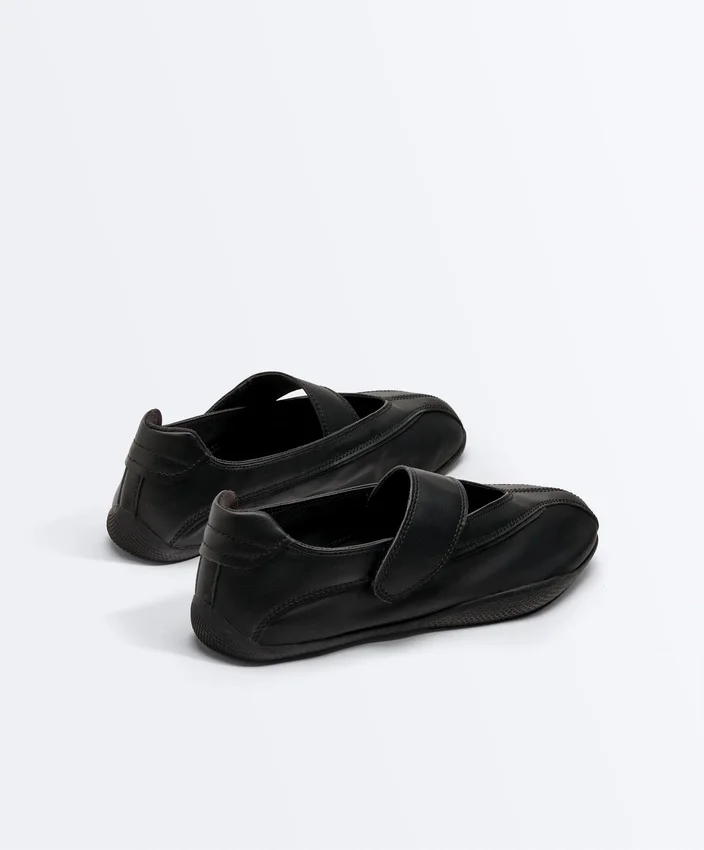 Sport-Ballerinas mit flachen Schuhen Sport-Ballerinas mit flachen Schuhen