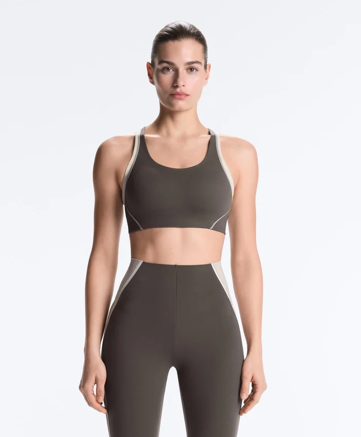 Sport-BH mit festem Halt, Compressive-Wirkung und reflektierenden Details Sport-BH mit festem Halt, Compressive-Wirkung und reflektierenden Details