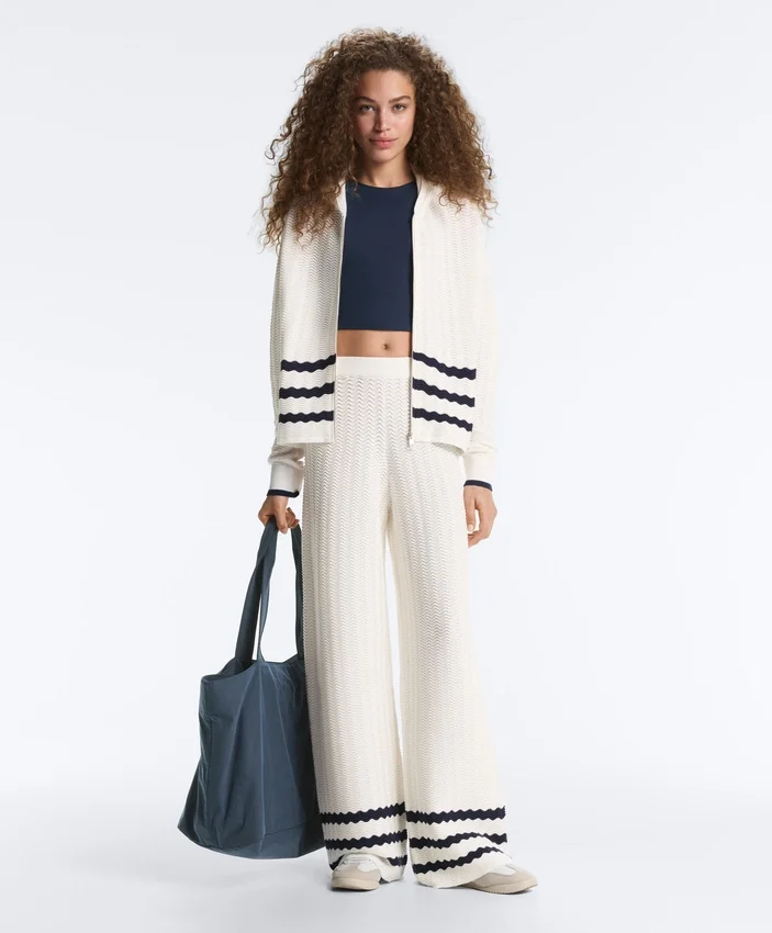 Strickhose mit geradem Bein und Wellenmuster Strickhose mit geradem Bein und Wellenmuster