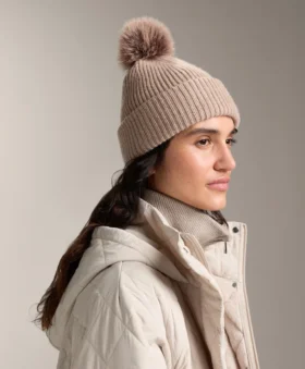Strickhut aus Wollmischung mit Bommel Strickhut aus Wollmischung mit Bommel