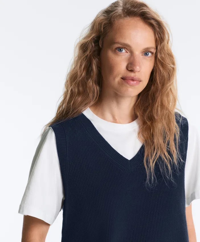 Strickweste mit V-Ausschnitt Strickweste mit V-Ausschnitt