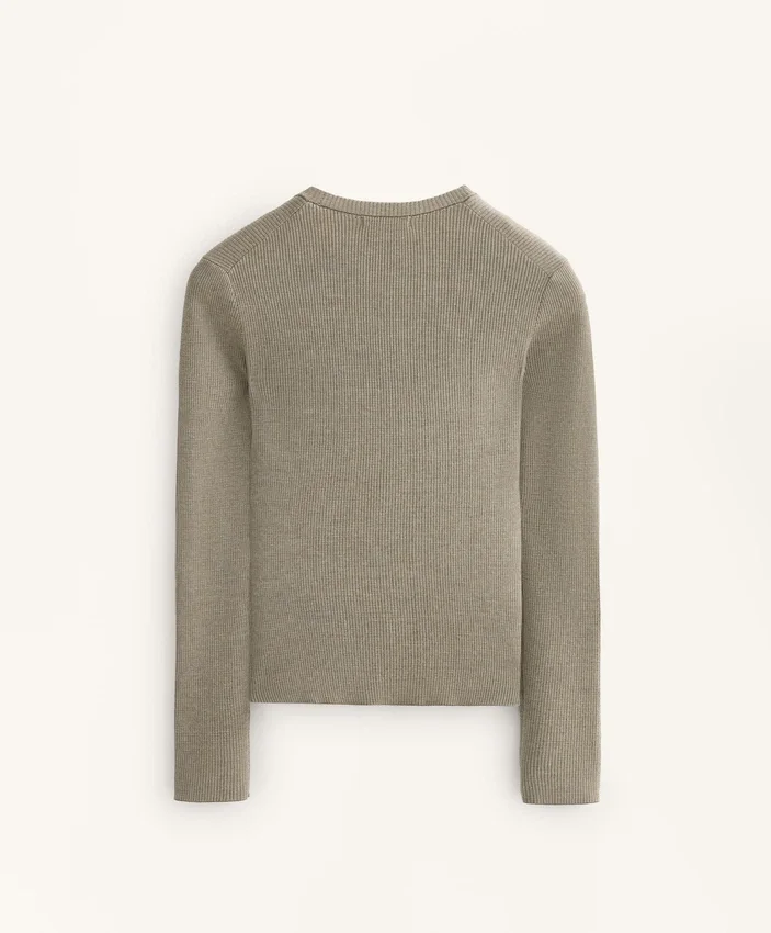 Strukturiertes Strick-T-Shirt als Unterhemd Strukturiertes Strick-T-Shirt als Unterhemd