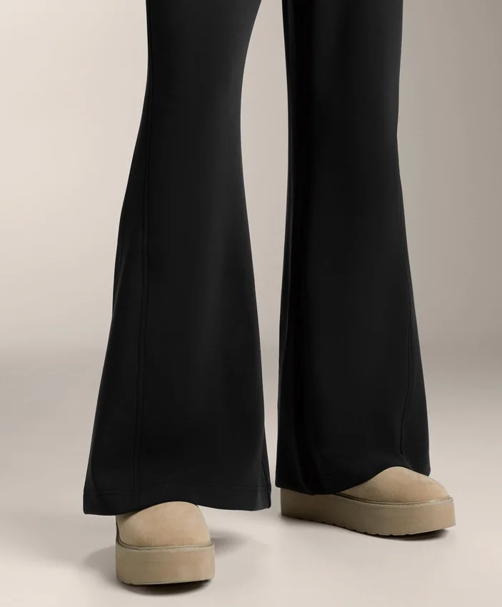 Super-High-Rise-Flare-Hose aus gebürstetem Modal Super-High-Rise-Flare-Hose aus gebürstetem Modal