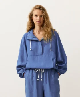 Sweatshirt mit halbem Reissverschluss, Fronttasche, aus einer Mischung aus Lyocell und 24 % Leinen Sweatshirt mit halbem Reissverschluss, Fronttasche, aus einer Mischung aus Lyocell und 24 % Leinen