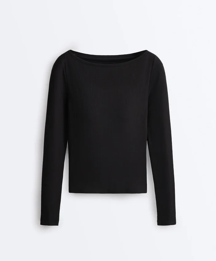 T-Shirt aus Modal-Mischgewebe mit geripptem U-Ausschnitt T-Shirt aus Modal-Mischgewebe mit geripptem U-Ausschnitt