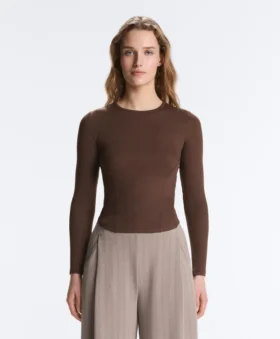 Tailliertes Langarm-T-Shirt aus Baumwoll-Modal-Rippstoff