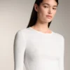 Tailliertes Langarm-T-Shirt aus Baumwoll-Modal-Rippstoff Tailliertes Langarm-T-Shirt aus Baumwoll-Modal-Rippstoff