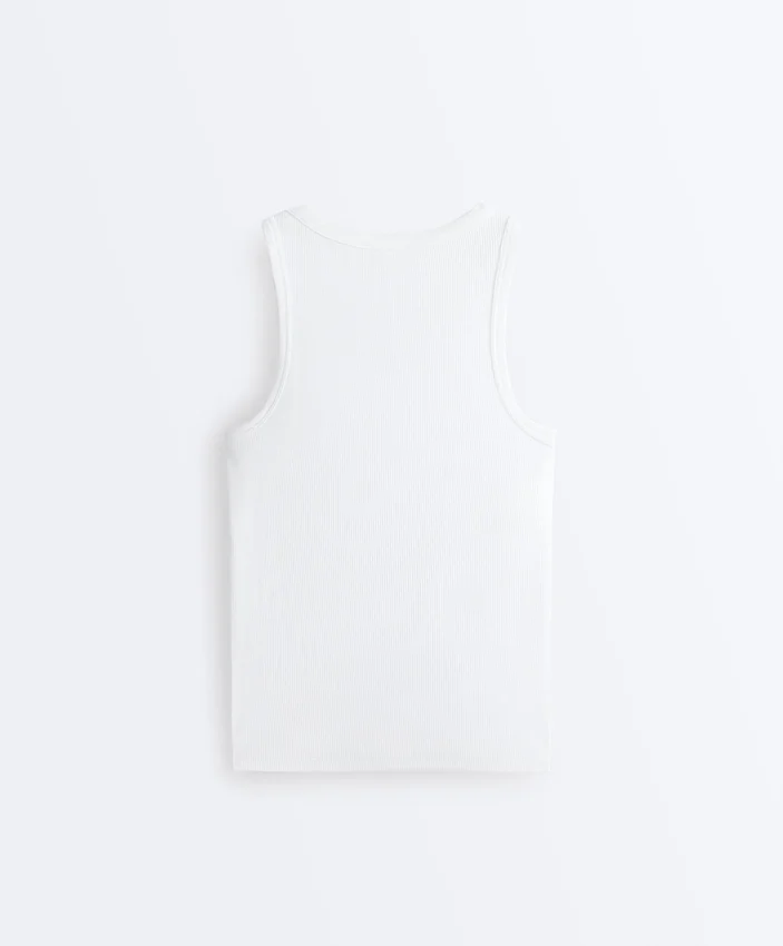 Tailliertes T-Shirt mit gerippten Trägern aus Baumwolle und Modal Tailliertes T-Shirt mit gerippten Trägern aus Baumwolle und Modal