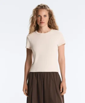 Tailliertes T-Shirt mit kurzen Ärmeln aus Modal-Rippstrick-Shorts