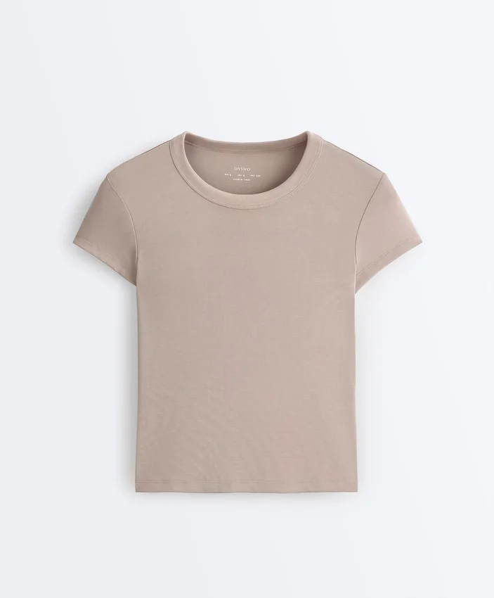 Tailliertes T-Shirt mit kurzen Ärmeln aus Modal-Rippstrick-Shorts Tailliertes T-Shirt mit kurzen Ärmeln aus Modal-Rippstrick-Shorts