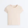 Tailliertes T-Shirt mit kurzen Ärmeln aus Modal-Rippstrick-Shorts Tailliertes T-Shirt mit kurzen Ärmeln aus Modal-Rippstrick-Shorts