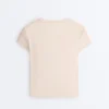Tailliertes T-Shirt mit kurzen Ärmeln aus Modal-Rippstrick-Shorts Tailliertes T-Shirt mit kurzen Ärmeln aus Modal-Rippstrick-Shorts