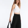 Tops aus Modal-Mischgewebe mit Cups Tops aus Modal-Mischgewebe mit Cups
