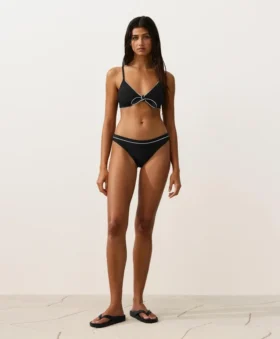 Triangel-Bikinioberteil mit Paspel und Bindebändern Triangel-Bikinioberteil mit Paspel und Bindebändern
