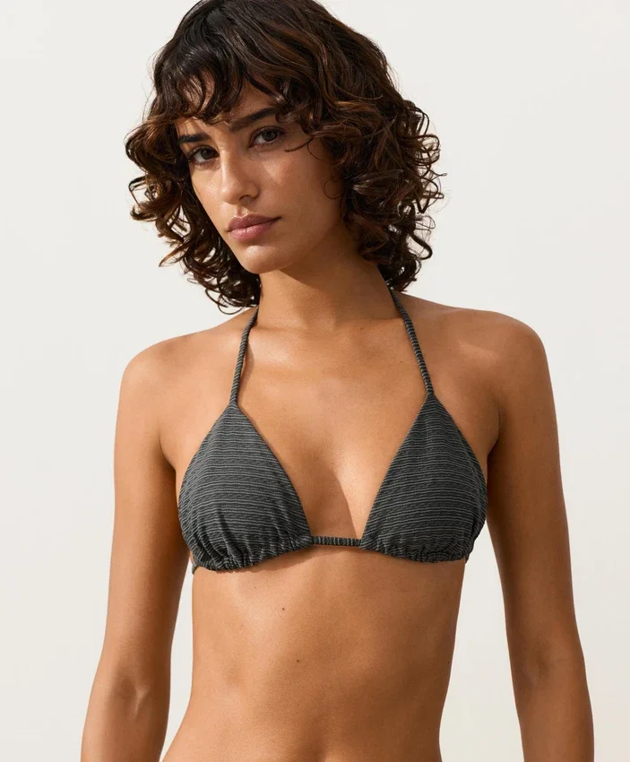 Triangel-Bikinis aus Jacquard mit Washed-Effekt Triangel-Bikinis aus Jacquard mit Washed-Effekt