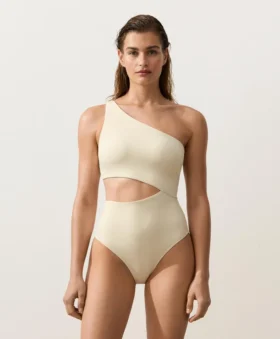 Trikinis mit asymmetrischen Trägern