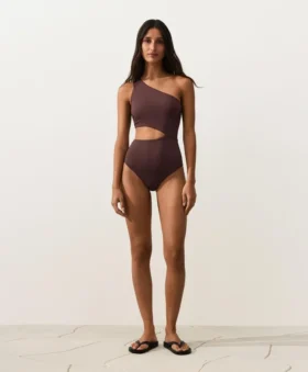 Trikinis mit asymmetrischen Trägern