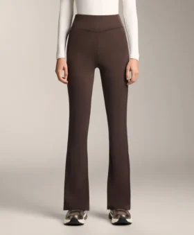 Warme Flare-Hose mit hoher Leibhöhe und Taschen