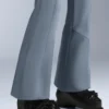 Wasserabweisende, hoch geschnittene Stretch-Skihose mit ausgestelltem Bein Wasserabweisende, hoch geschnittene Stretch-Skihose mit ausgestelltem Bein