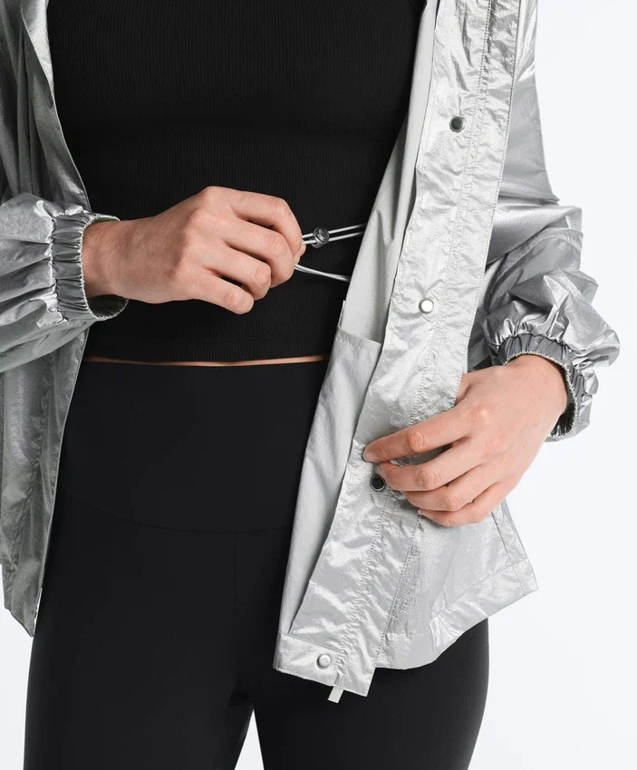 Wasserabweisende Jacke mit Metallic-Effekt Wasserabweisende Jacke mit Metallic-Effekt