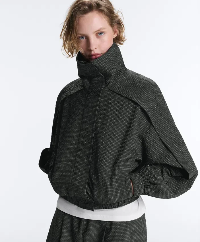 Wasserabweisende Nylon-Jacke im Karomuster Wasserabweisende Nylon-Jacke im Karomuster
