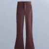Wasserabweisende Stretch-Skihose mit ausgestelltem Bein Wasserabweisende Stretch-Skihose mit ausgestelltem Bein