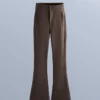 Wasserabweisende Stretch-Skihose mit ausgestelltem Bein Wasserabweisende Stretch-Skihose mit ausgestelltem Bein