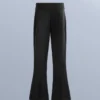 Wasserabweisende Stretch-Skihose mit ausgestelltem Bein Wasserabweisende Stretch-Skihose mit ausgestelltem Bein