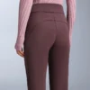 Wasserabweisende Stretch-Skihose mit ausgestelltem Bein Wasserabweisende Stretch-Skihose mit ausgestelltem Bein