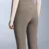 Wasserabweisende Stretch-Skihose mit ausgestelltem Bein Wasserabweisende Stretch-Skihose mit ausgestelltem Bein