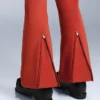 Wasserabweisende Stretch-Skihose mit ausgestelltem Bein Wasserabweisende Stretch-Skihose mit ausgestelltem Bein