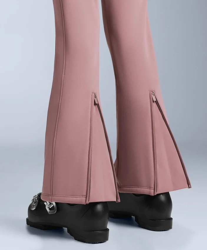 Wasserabweisende Stretch-Skihose mit ausgestelltem Bein Wasserabweisende Stretch-Skihose mit ausgestelltem Bein