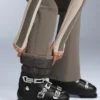 Wasserabweisende Stretch-Skihose mit ausgestelltem Bein Wasserabweisende Stretch-Skihose mit ausgestelltem Bein