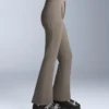 Wasserabweisende Stretch-Skihose mit ausgestelltem Bein Wasserabweisende Stretch-Skihose mit ausgestelltem Bein