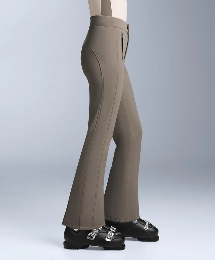 Wasserabweisende Stretch-Skihose mit ausgestelltem Bein Wasserabweisende Stretch-Skihose mit ausgestelltem Bein