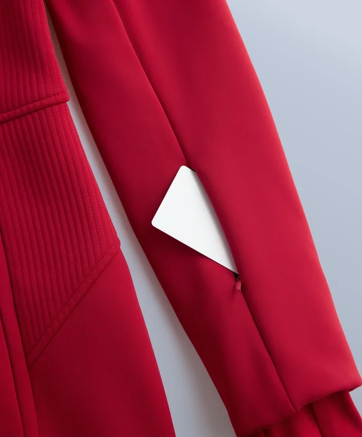 Wasserabweisender, figurbetonter Stretch-Jumpsuit für Skifahren Wasserabweisender, figurbetonter Stretch-Jumpsuit für Skifahren