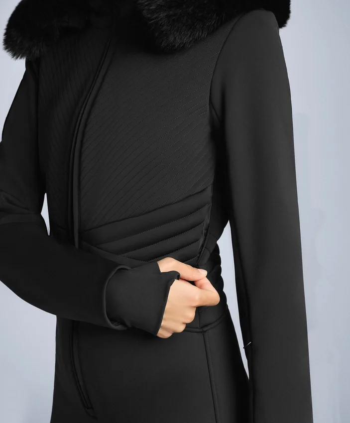 Wasserabweisender, figurbetonter Stretch-Jumpsuit für Skifahren Wasserabweisender, figurbetonter Stretch-Jumpsuit für Skifahren