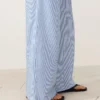 Weit geschnittene, gestreifte Hose aus Baumwollmischung Weit geschnittene, gestreifte Hose aus Baumwollmischung