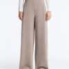 Weit geschnittene, gestreifte Hose aus Soft Touch-Modal Weit geschnittene, gestreifte Hose aus Soft Touch-Modal