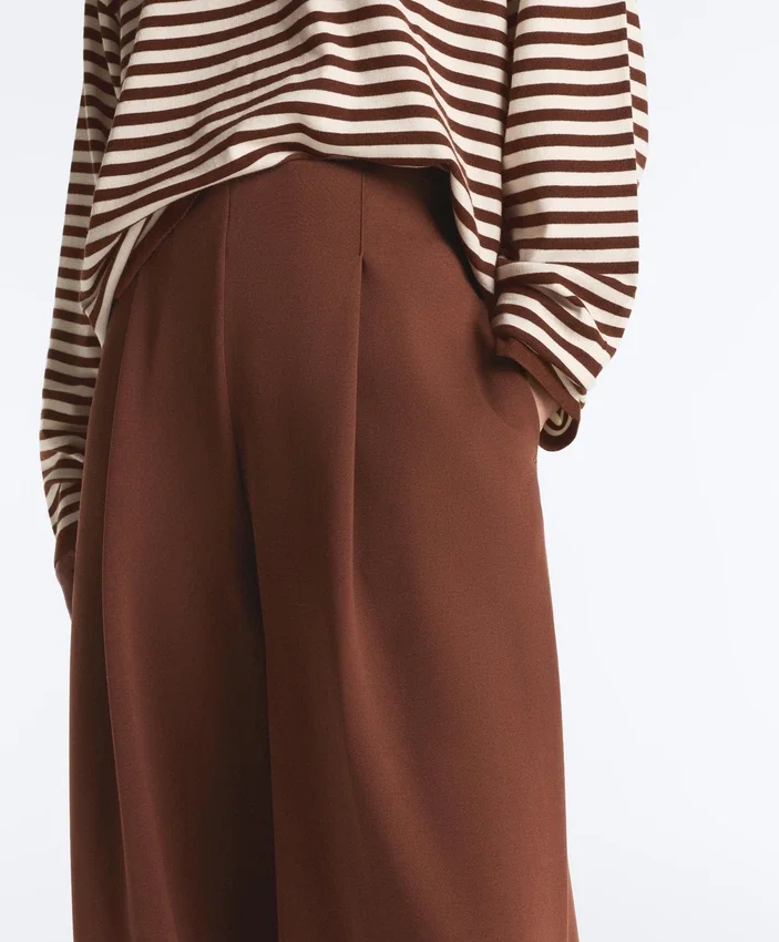 Weit geschnittene Hose mit hoher Taille aus Baumwollpiqué Weit geschnittene Hose mit hoher Taille aus Baumwollpiqué
